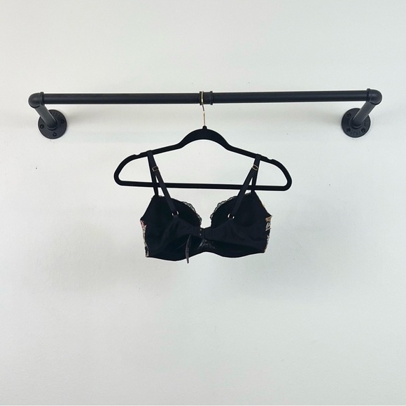 Victoria’s Secret Dream Angels Lined Demi w/ Floral Appliqués - Picture 4 of 4